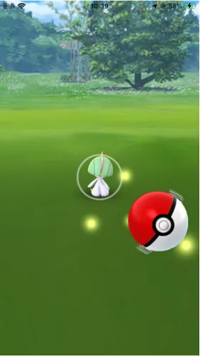 カーブボールを投げる